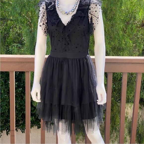 Haute Monde Net Overlay Flutter Sleeve Black Dress. Size Medium. - Picture 2 of 9